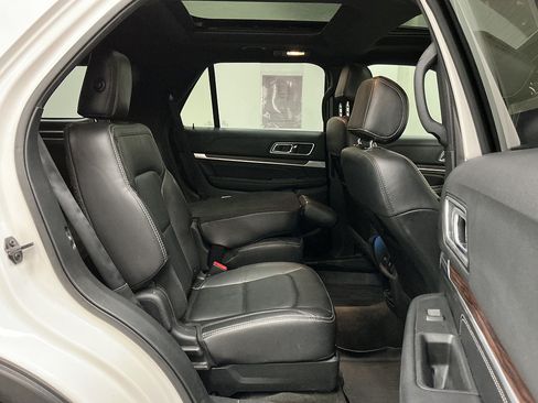 Used 2017 Ford Explorer Limited AWD/4WD image 33