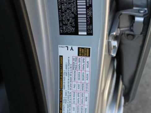 Certified 2026 Toyota Prius XLE FWD image 54