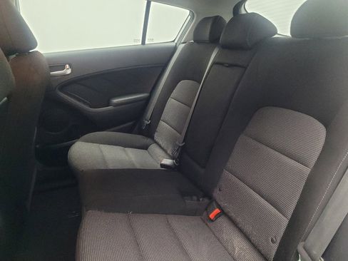 Used 2017 Kia Forte LX image 18