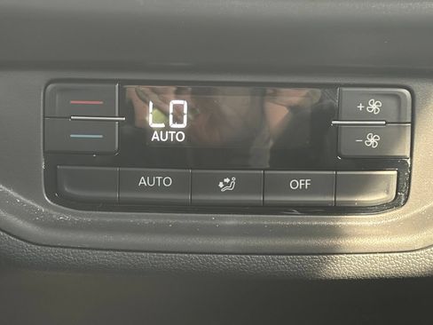 Used 2024 Volkswagen Atlas SE FWD image 50
