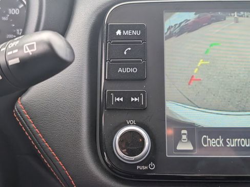 Used 2023 Nissan Kicks SR FWD image 16