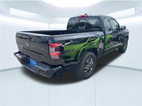 Used 2025 Nissan Frontier SV RWD image 4
