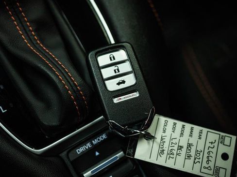 Used 2025 Honda HR-V Sport image 21