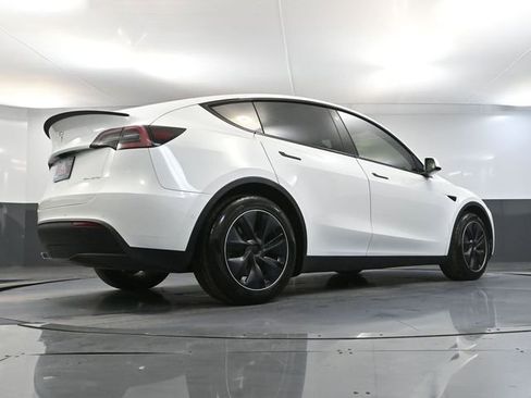 Used 2022 Tesla Model Y Long Range image 45
