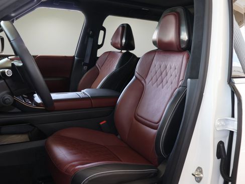 Used 2025 INFINITI QX80 Autograph AWD/4WD image 11