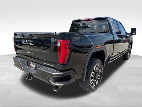 Used 2024 GMC Sierra 2500 Denali Ultimate AWD/4WD image 7