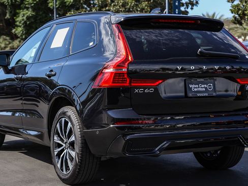 Used 2025 Volvo XC60 B5 Plus w/ Climate Package image 9