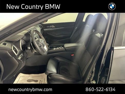 Used 2023 Nissan Maxima SR w/ Sport Mat Group FWD image 9