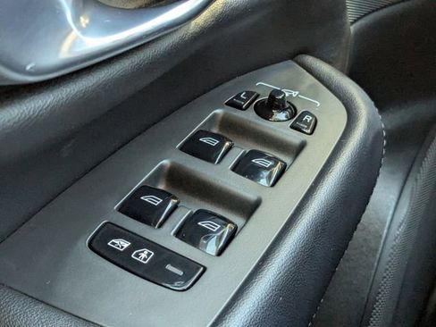 Certified 2023 Volvo XC90 B5 Plus image 31