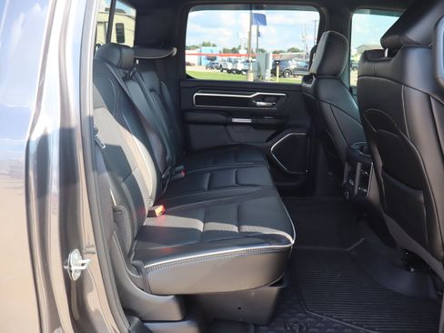 Used 2024 RAM 1500 Laramie AWD/4WD image 11