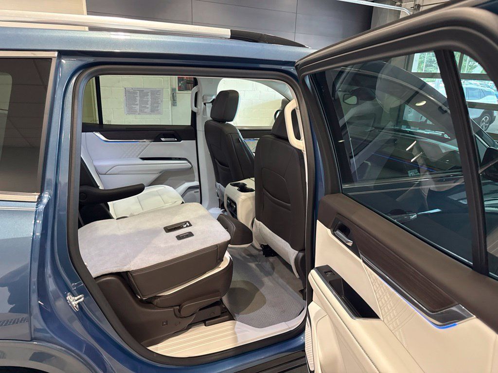 Used 2024 GMC Acadia Denali w/ LPO, Floor Liner Package AWD/4WD image 14