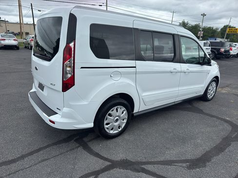 Used 2015 Ford Transit Connect XLT image 4