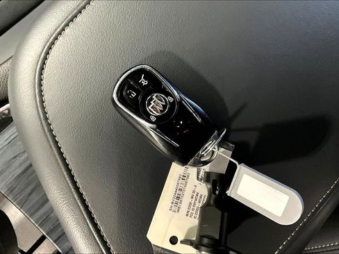 Used 2023 Buick Enclave Premium image 13