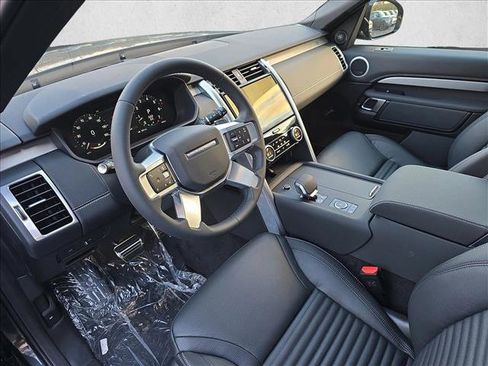 New 2026 Land Rover Discovery Limited Edition image 18