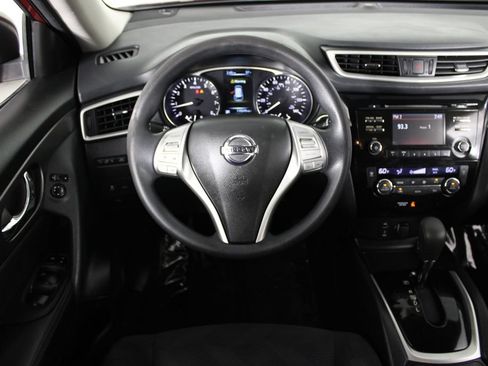 Used 2015 Nissan Rogue SV FWD image 6