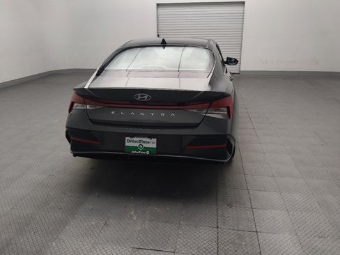 Used 2025 Hyundai Elantra SEL FWD image 7