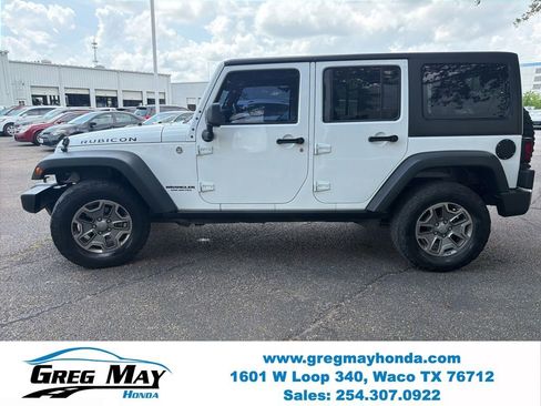 Used 2015 Jeep Wrangler Unlimited Rubicon w/ Connectivity Group AWD/4WD image 6