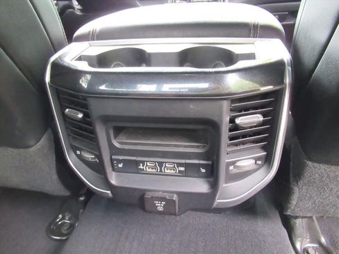 Used 2020 RAM 3500 Laramie AWD/4WD image 15