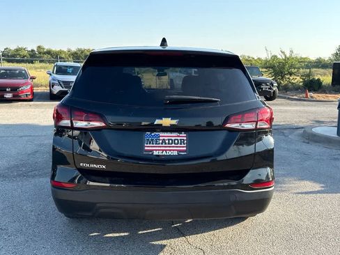 Used 2023 Chevrolet Equinox LS w/ LS Convenience Package FWD image 4