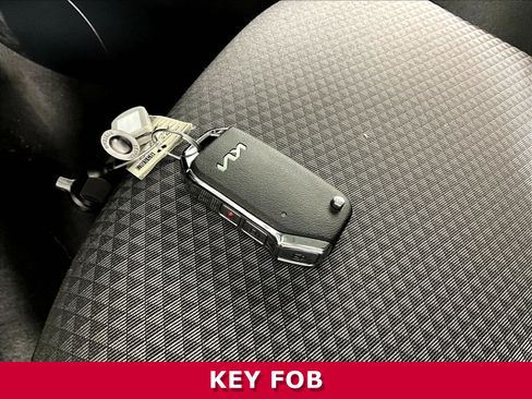 Used 2025 Kia Soul LX FWD image 29