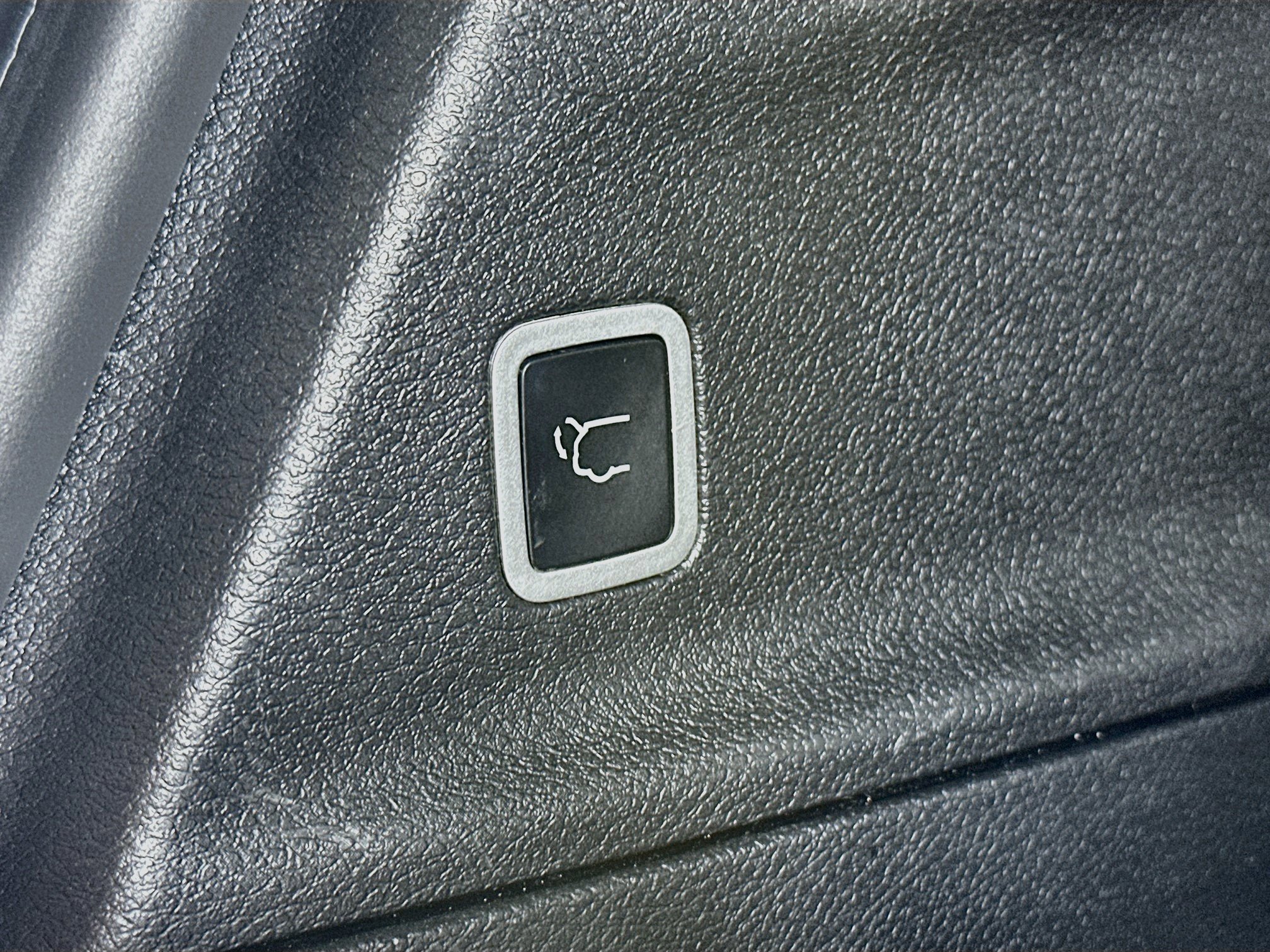 Used 2025 Chrysler Pacifica Select FWD image 30