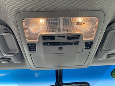 Used 2014 Toyota Camry XLE image 27