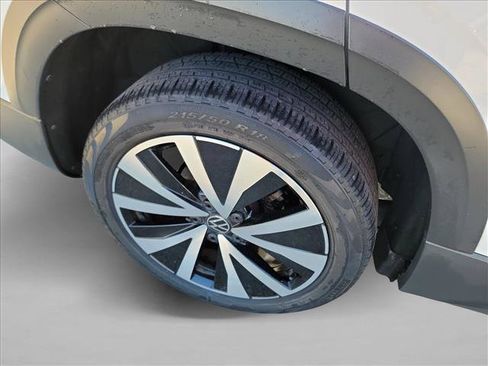 Used 2022 Volkswagen Taos SE FWD image 11