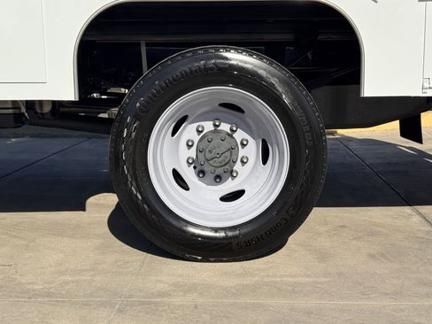 Used 2024 Ford F450 XL image 12