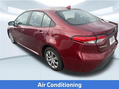 Used 2025 Toyota Corolla LE FWD image 8