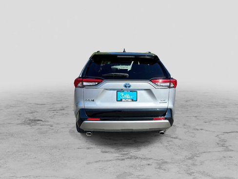 Used 2023 Toyota RAV4 XSE AWD/4WD image 7