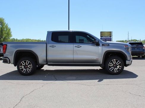 Used 2024 GMC Sierra 1500 AT4 w/ Technology Package image 6