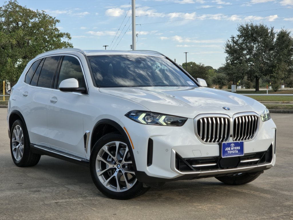 Used 2025 BMW X5 xDrive40i AWD/4WD image 2