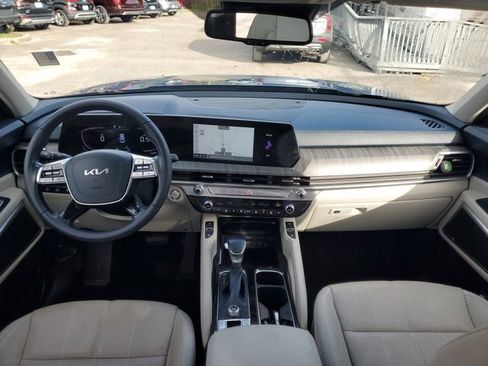 Used 2024 Kia Telluride EX w/ EX Captain's Chair Package image 28