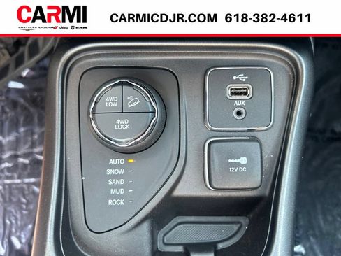 Used 2018 Jeep Compass Trailhawk w/ Leather Interior Group AWD/4WD image 27