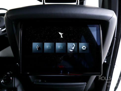 Used 2026 Rolls-Royce Cullinan AWD/4WD image 32