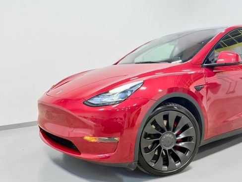 Used 2022 Tesla Model Y Performance AWD/4WD image 3