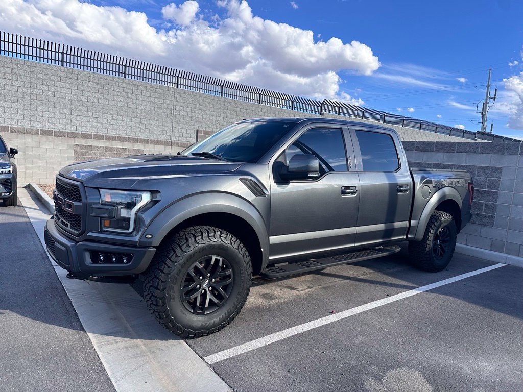 Used 2018 Ford F150 Raptor w/ Equipment Group 802A Luxury AWD/4WD image 3
