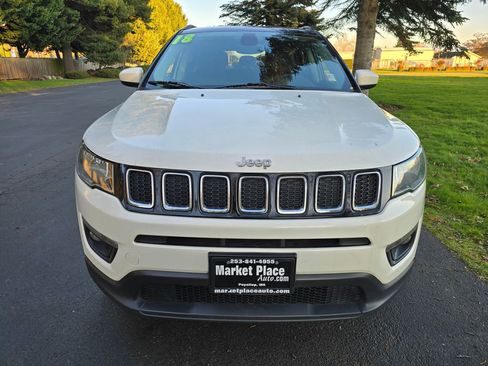 Used 2018 Jeep Compass Latitude w/ Cold Weather Group image 10