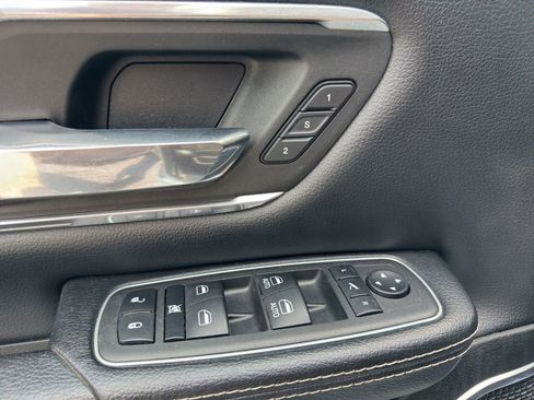 Used 2022 RAM 1500 Laramie AWD/4WD image 23