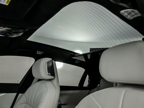 Used 2025 BMW 760i xDrive w/ Executive Package image 22