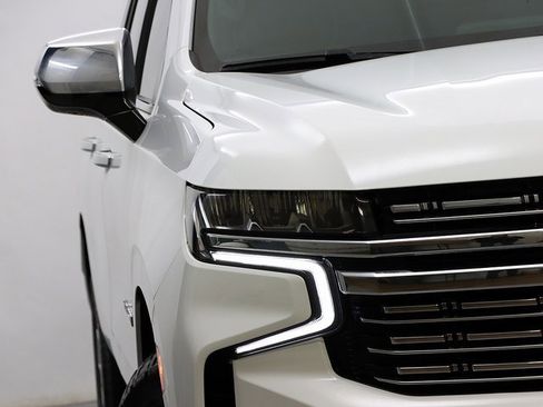 Used 2023 Chevrolet Suburban Premier image 4