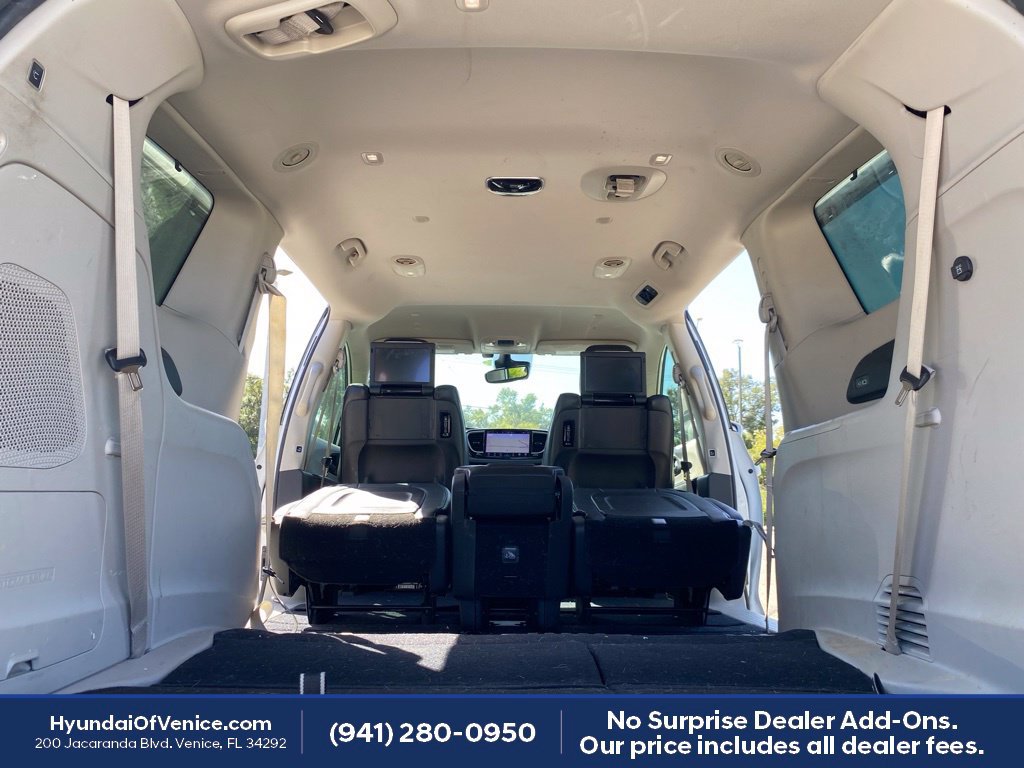 Used 2022 Chrysler Pacifica Touring-L w/ Uconnect Theater Family Group FWD image 22