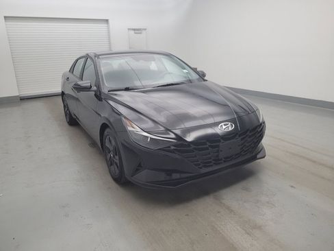 Used 2023 Hyundai Elantra SEL w/ Cargo Package FWD image 13