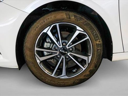 Used 2024 Kia Forte LXS w/ LXS Technology Package image 9