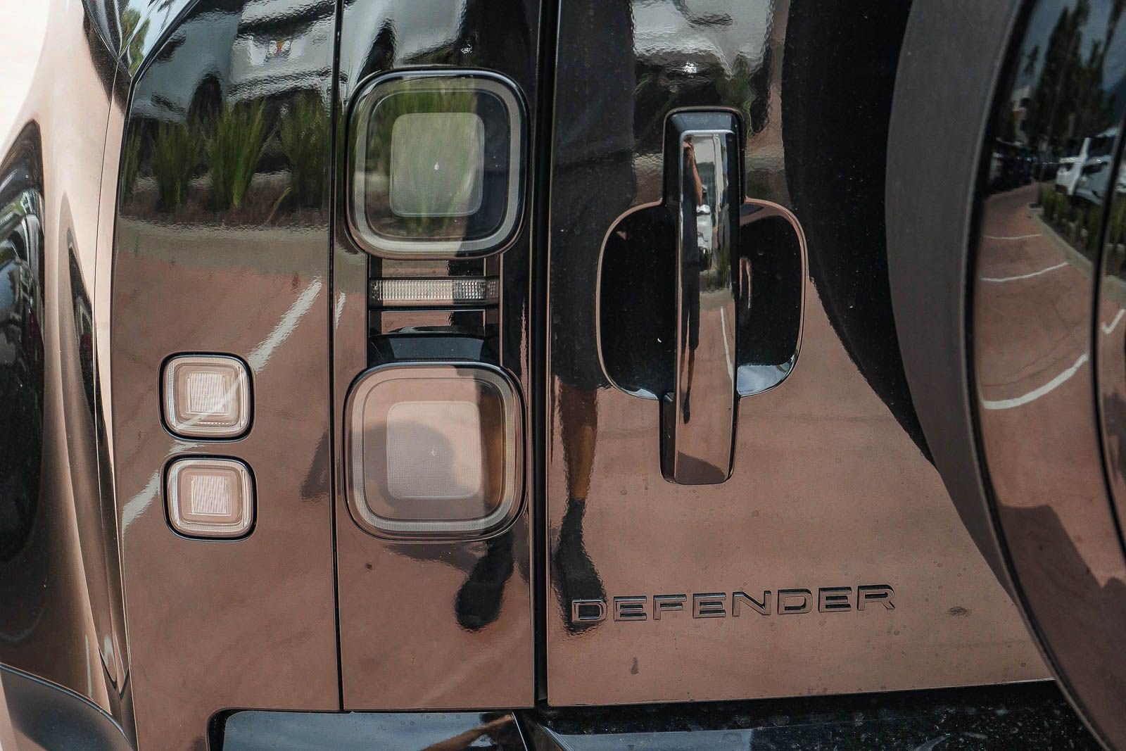 New 2026 Land Rover Defender 110 S AWD/4WD image 7