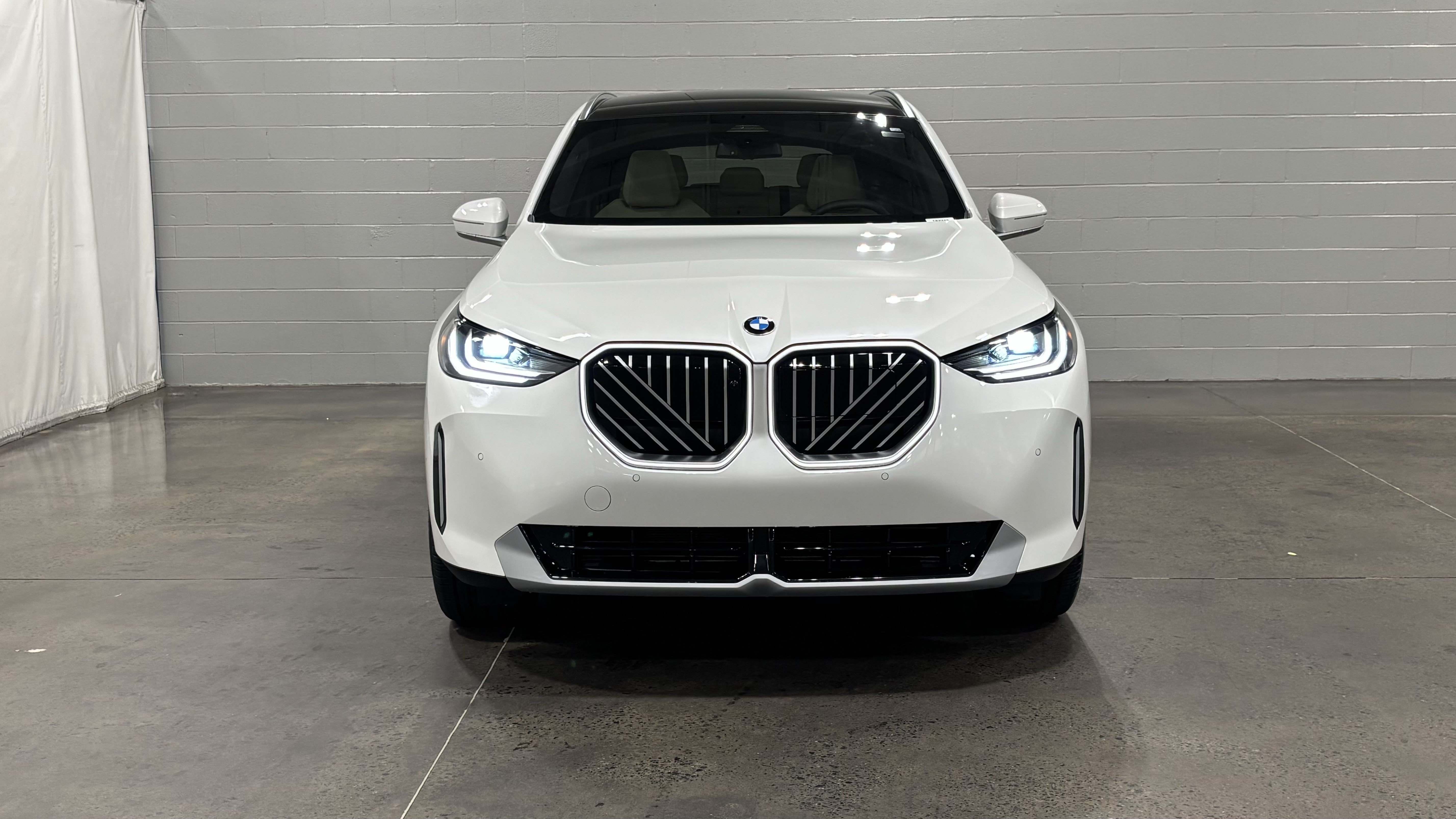 Used 2026 BMW X3 xDrive30i w/ Premium Package AWD/4WD image 2