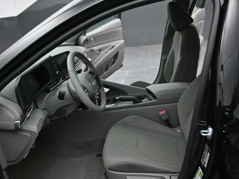 New 2026 Hyundai Elantra Sport FWD image 16