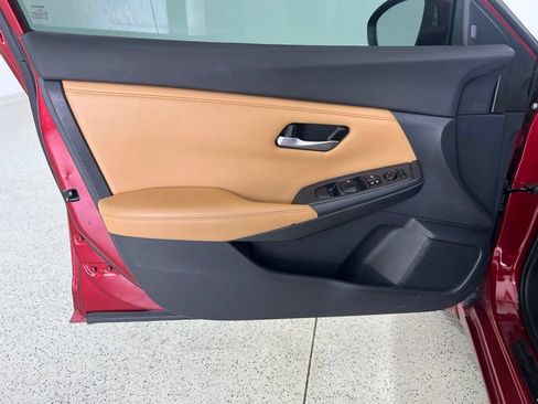 Used 2022 Nissan Sentra SV w/ SV Premium Package FWD image 19