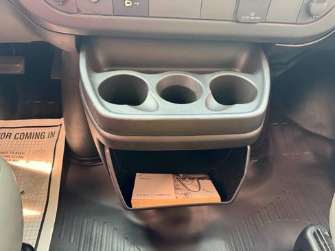 Used 2015 Chevrolet Express 2500 image 17