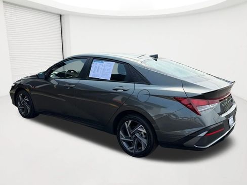 Certified 2025 Hyundai Elantra Sport FWD image 7